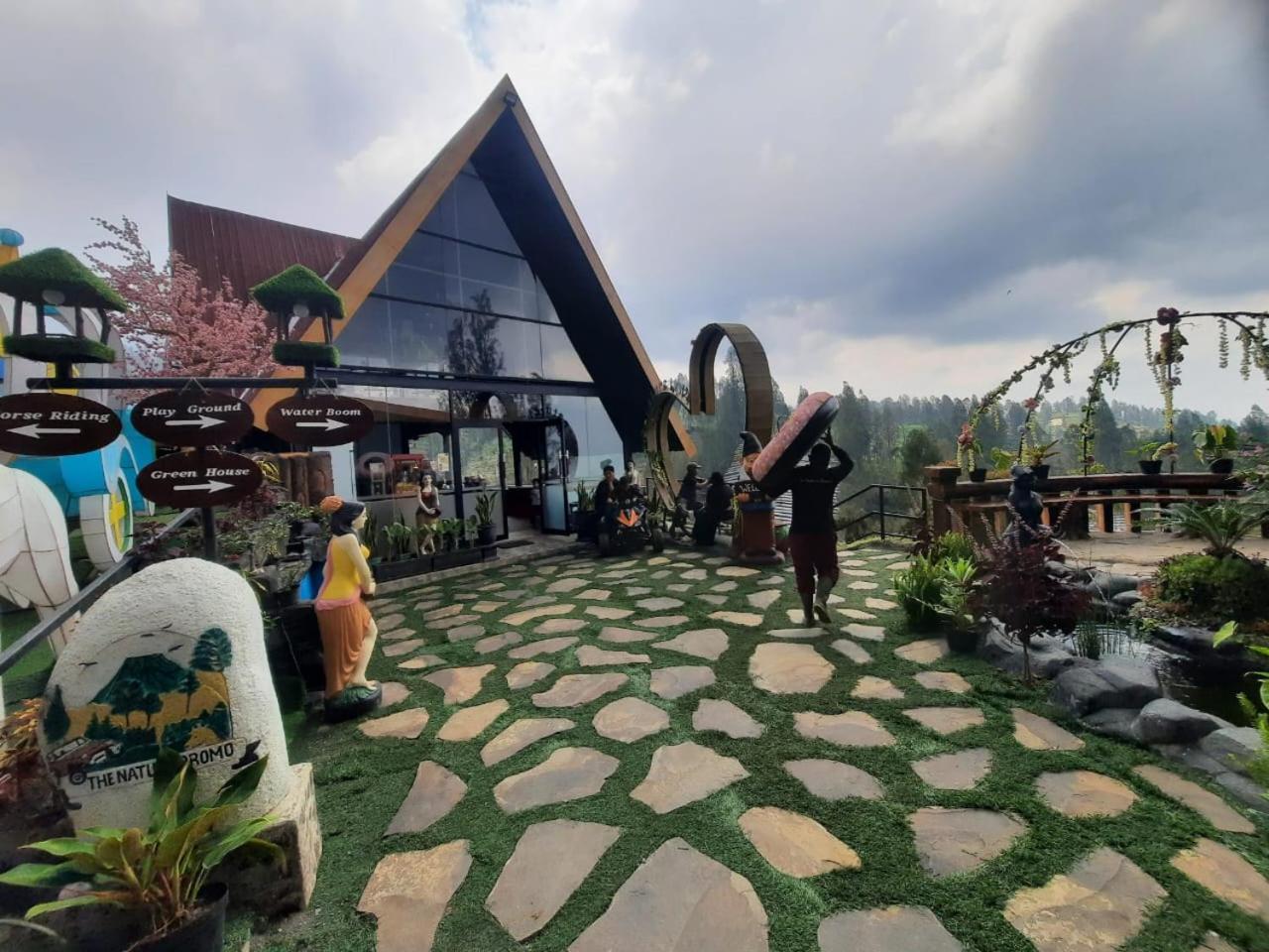 Hotel Nature Bromo And Resort Pasuruan Εξωτερικό φωτογραφία